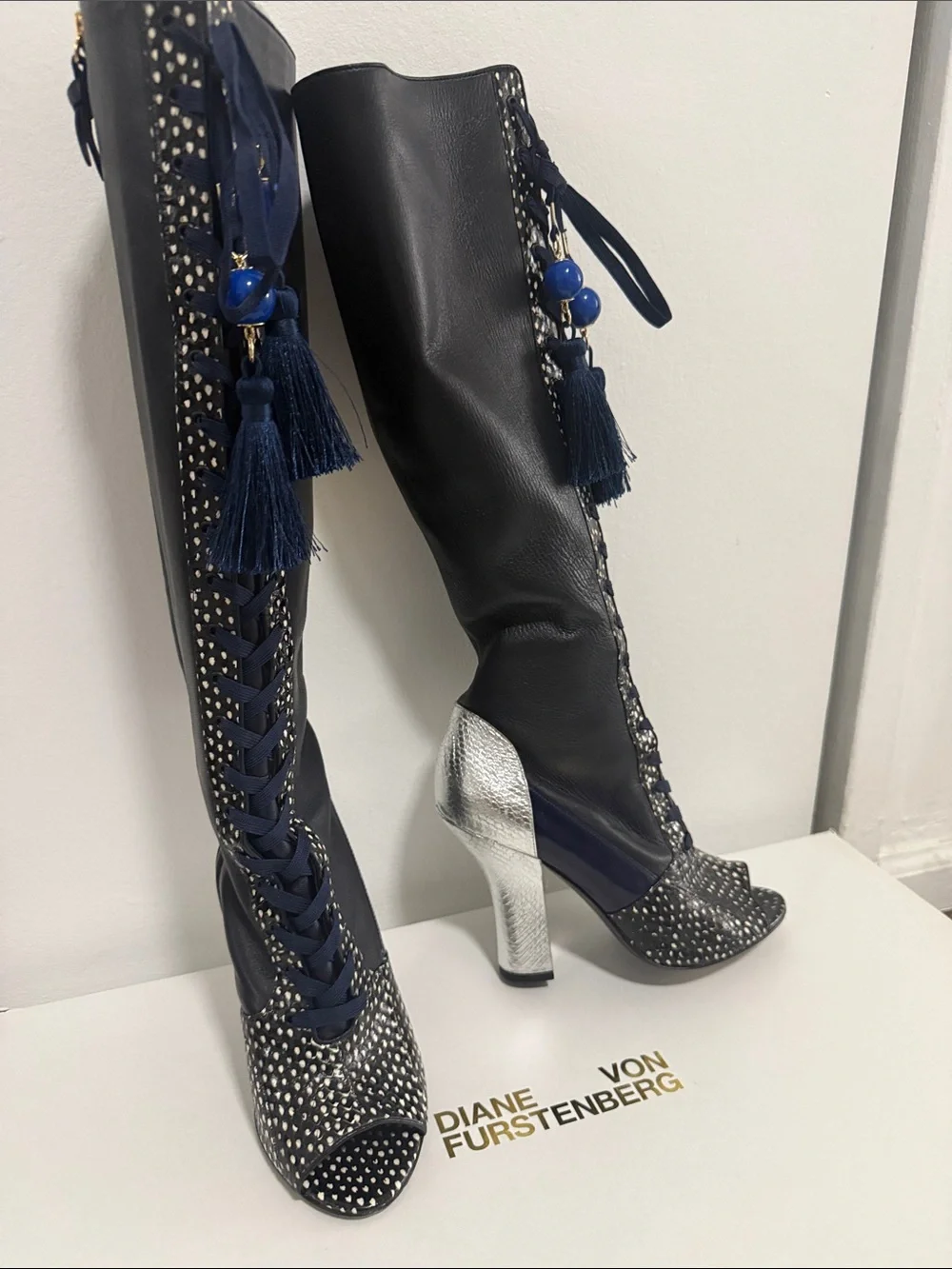 Diane von Furstenberg Suki Navy Leather Peep Toe Knee High Boots Size 7M MSRP $1